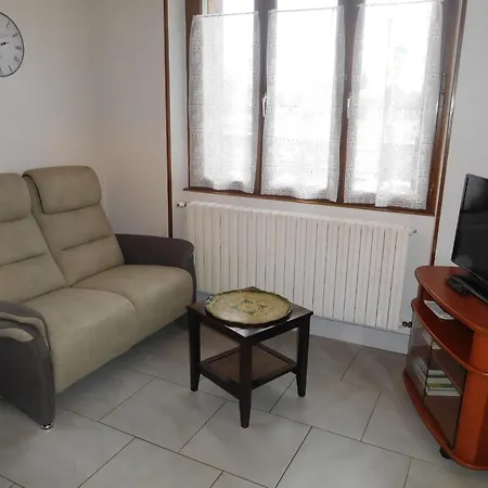 Independant, 2 Ch, Proche A5, Jardin Clos, Garage - Fr-1-611-111 *